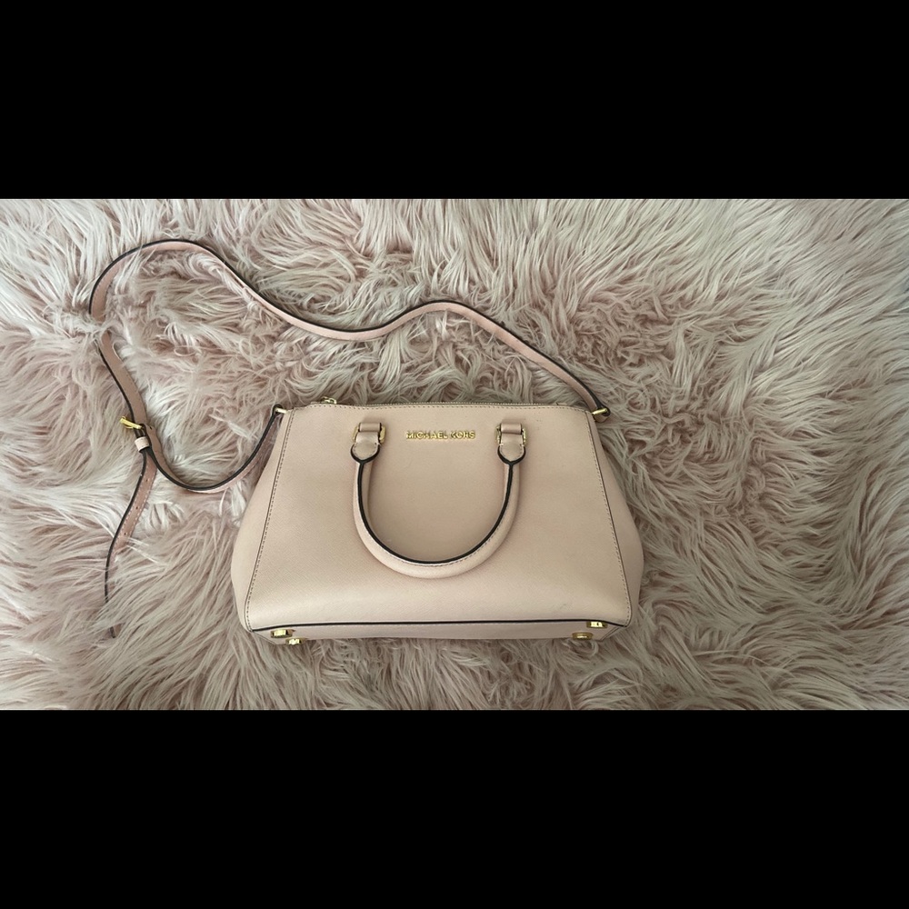 Light baby pink Michael Kors purse